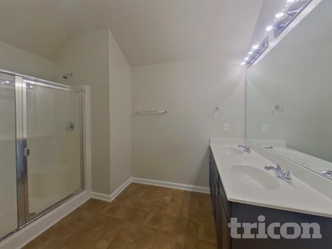 Building Photo - 64 Ledford Way