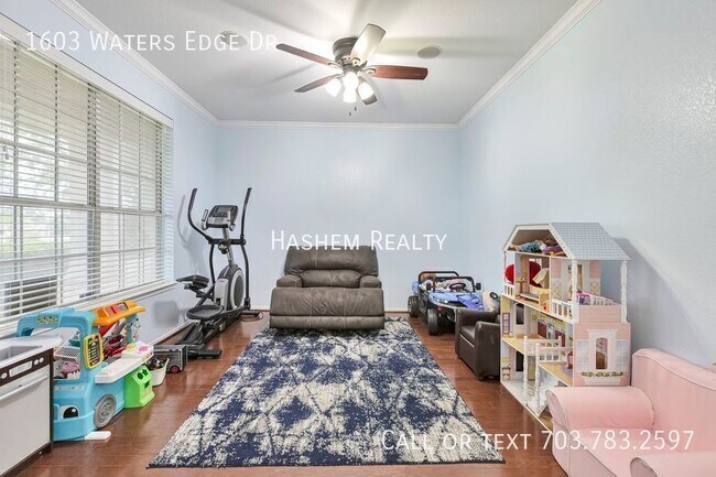 Building Photo - 1603 Waters Edge Dr