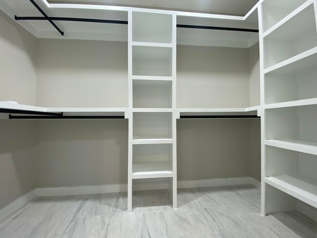 Building Photo - 6528 Adenia Loop