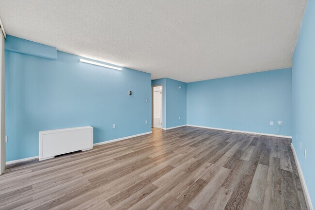 Building Photo - 2500 N Van Dorn St