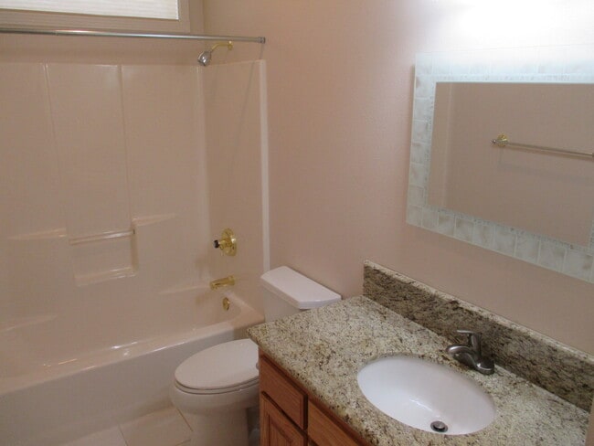 Building Photo - Three Bedroom Home in North Salem with Vaulted Ceiling and Skylight