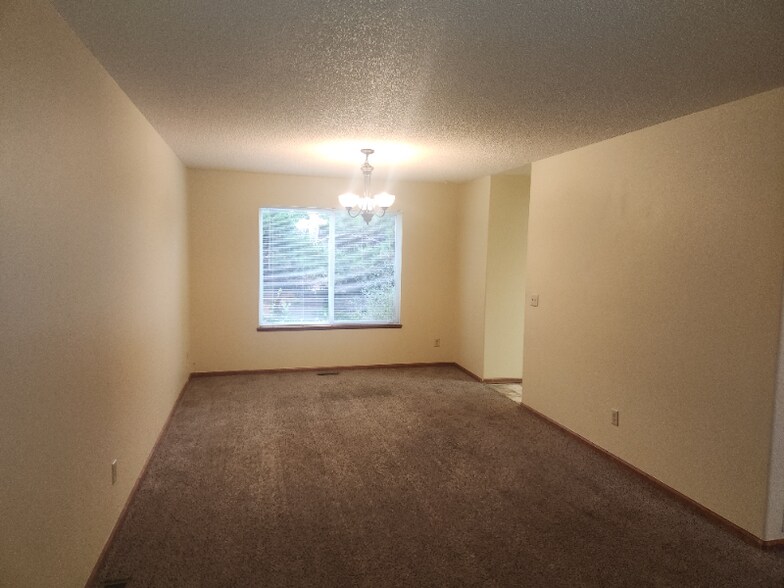 Building Photo - 2775 Lear Dr