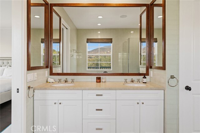 Building Photo - 28850 Hampton Pl