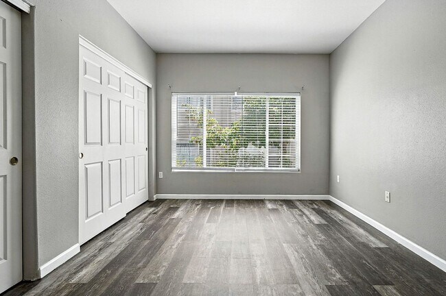 Building Photo - Immaculate Updated 2-Bedroom, 2-Bath Ground-Level Condo in Broomfield  - Miramonte Ranch