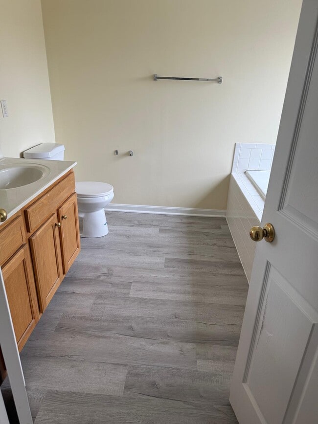 Building Photo - 6302 Cullen Pl