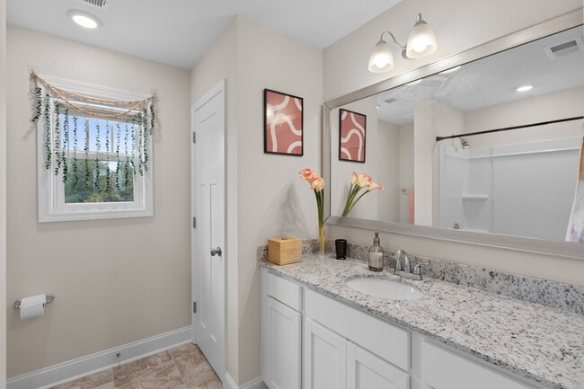 Building Photo - 152 Savannah Wood Rd