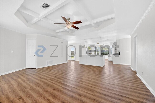 Building Photo - 3901 High Rd