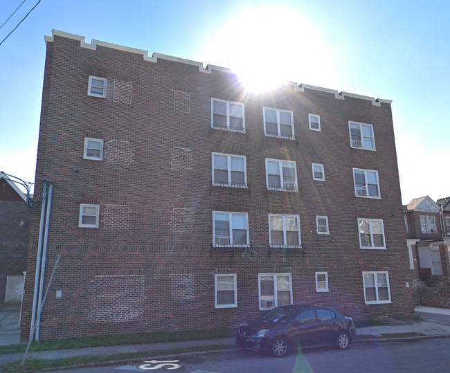 Building Photo - 5830 N 16th St