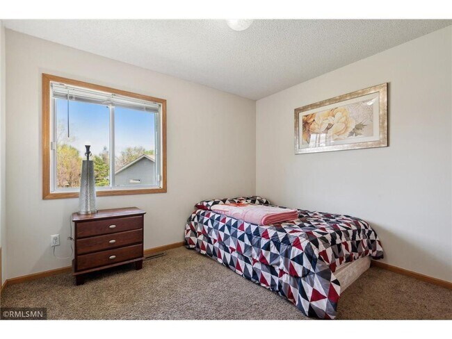 Building Photo - 2340 Edinbrook Terrace