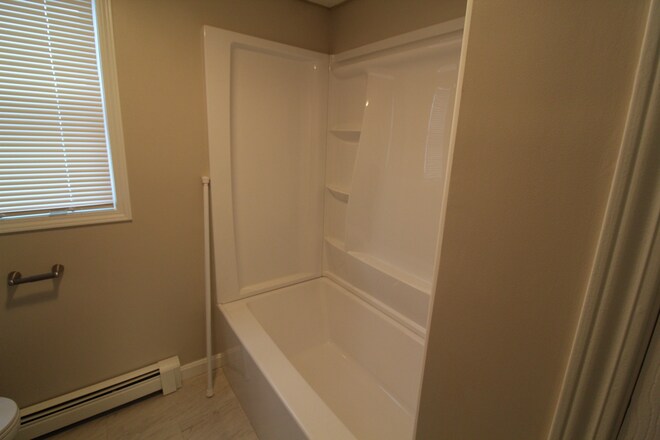 Building Photo - 63 Newton St