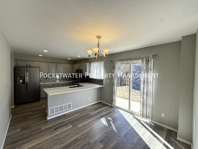 Building Photo - 6270 Snowberry Ave