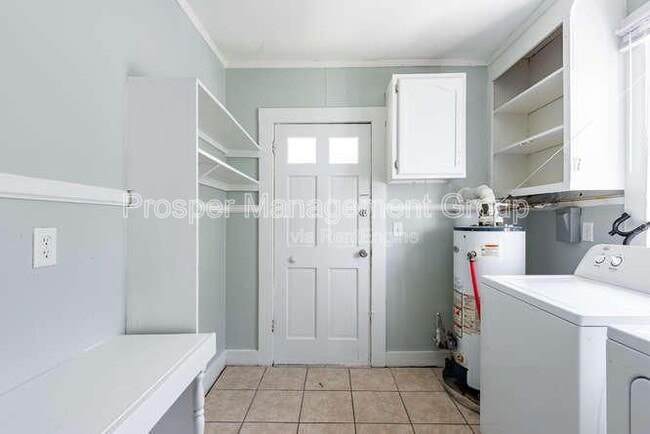 Building Photo - 332 Ashley Ave