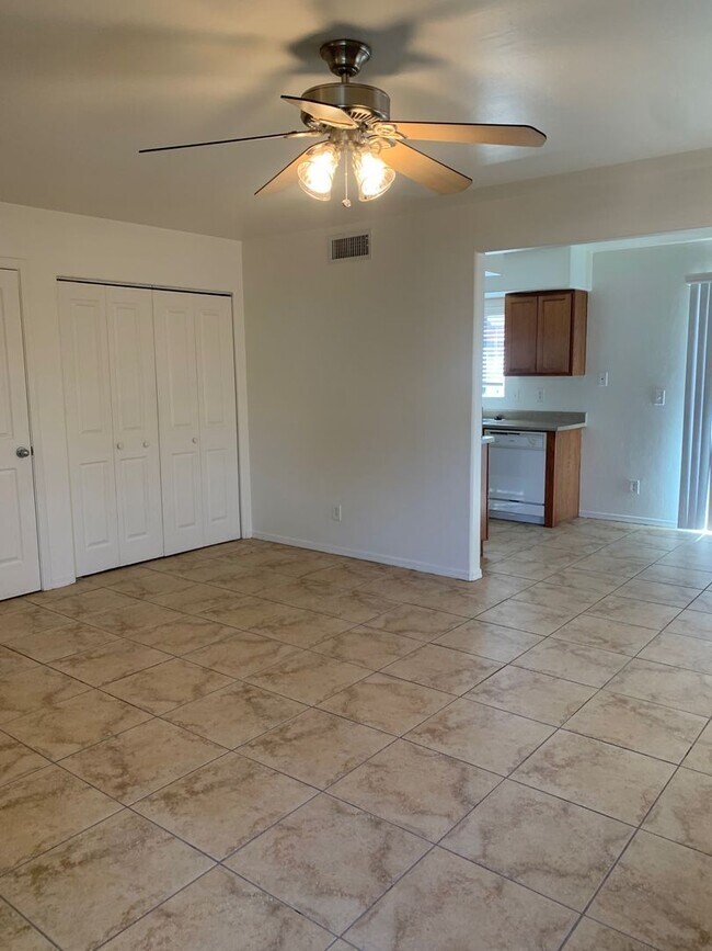 Building Photo - 8980 E Speedway Blvd