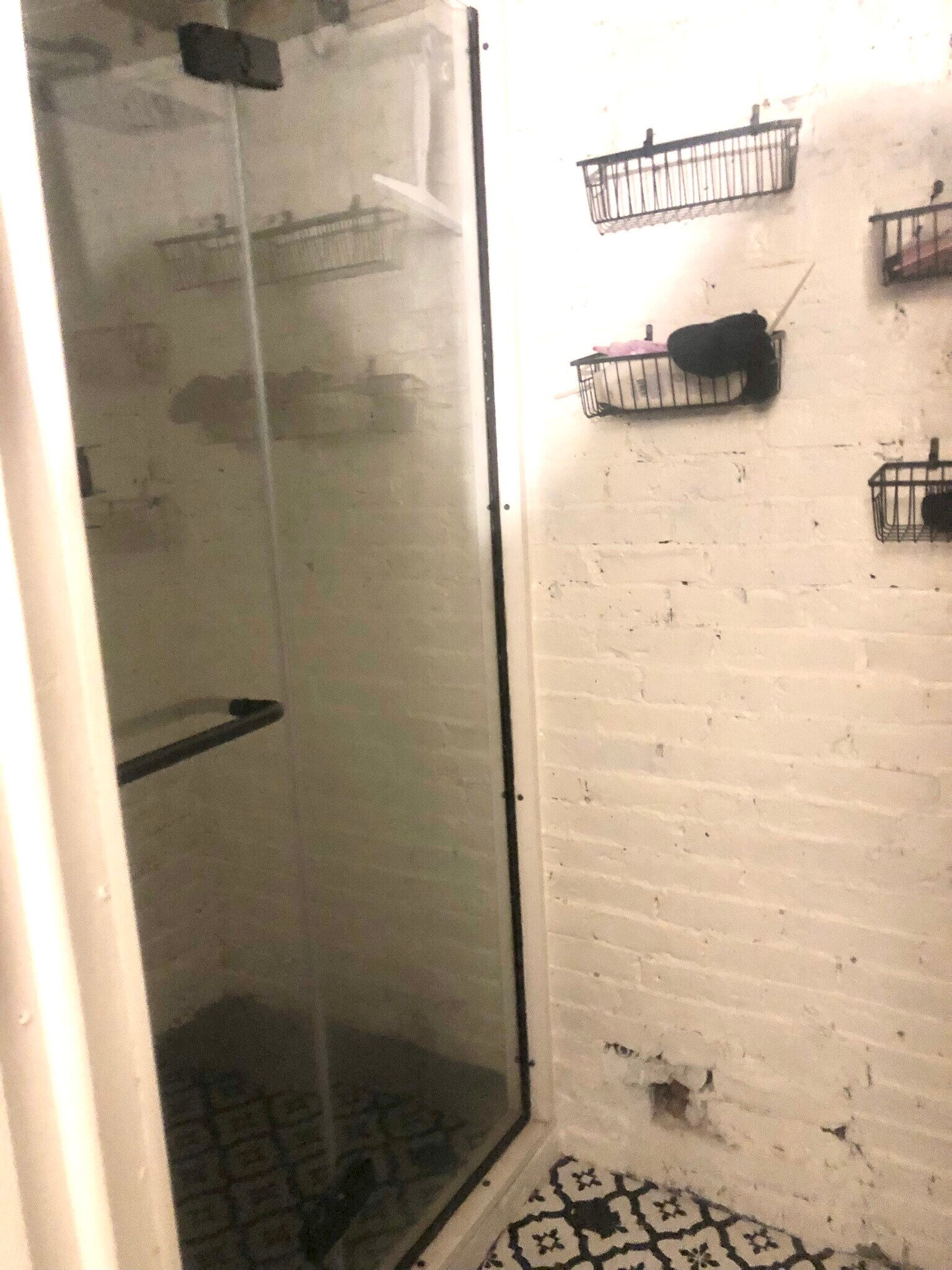 Glass Enclosed Shower - 100 College St