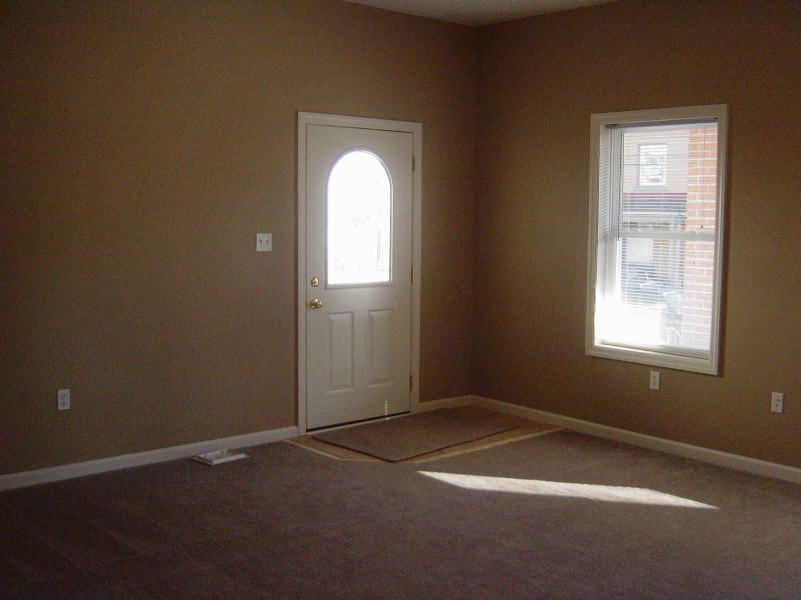 Building Photo - 242 Dilworth St