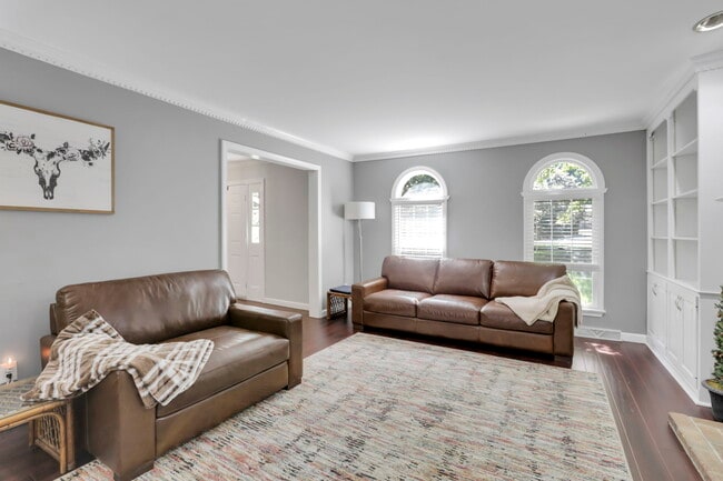 Building Photo - 955 Eastward Cir