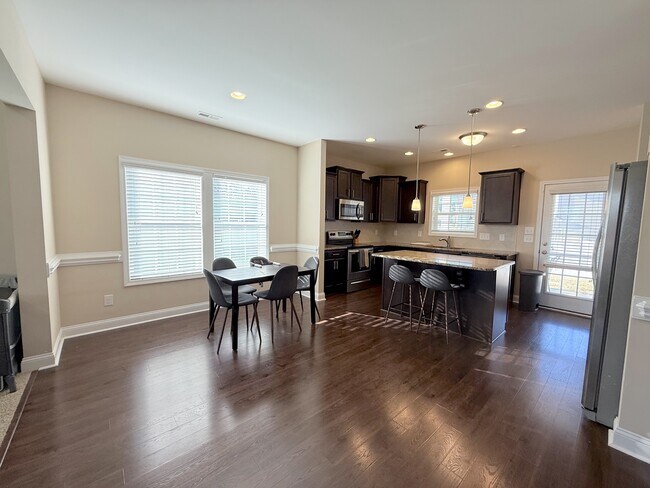 Building Photo - 15 Old Montague Way