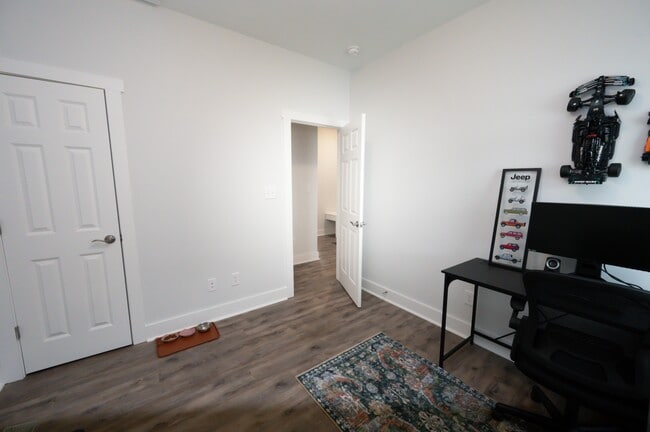 Building Photo - 103 Crooked Run Dr