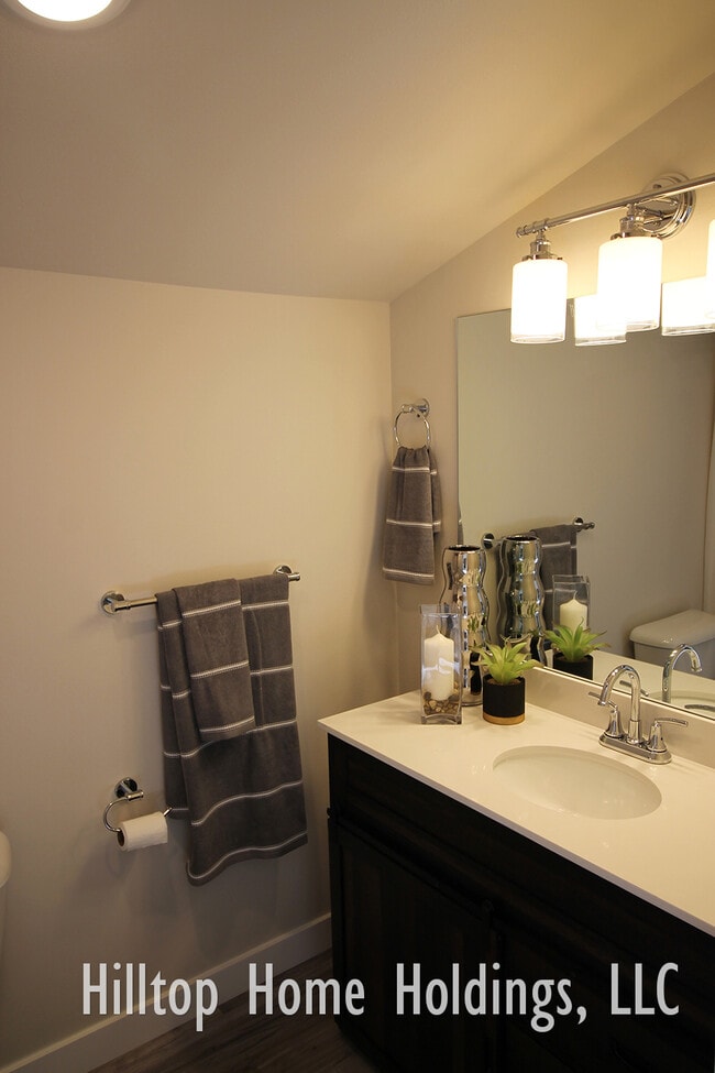 Building Photo - 9 Brookside Rd