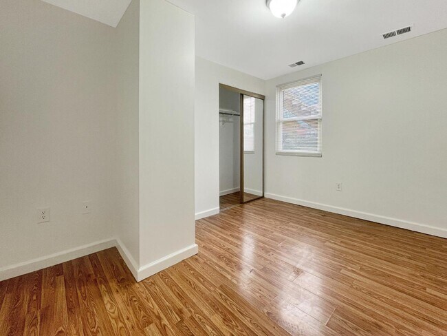 Building Photo - 1717 Trinidad Ave NE