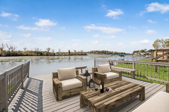 Building Photo - 12701 Paradise View Ct W