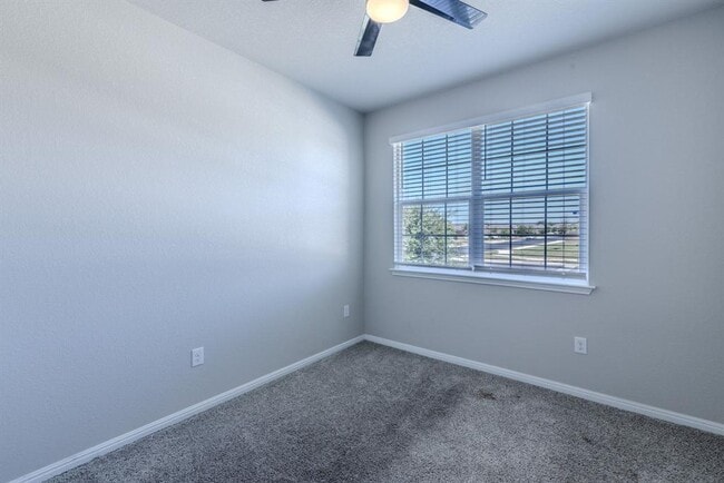 Building Photo - 225 Baum Dr