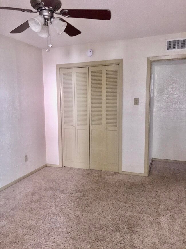 Building Photo - 4433 N Stanton St