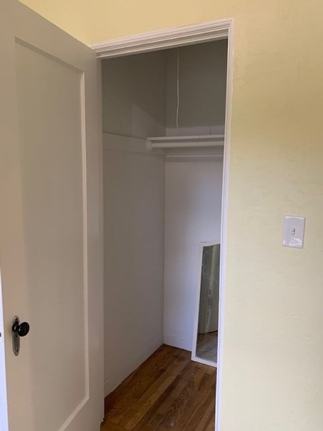 Building Photo - Adorable Three Bedroom, One-story Home in ...
