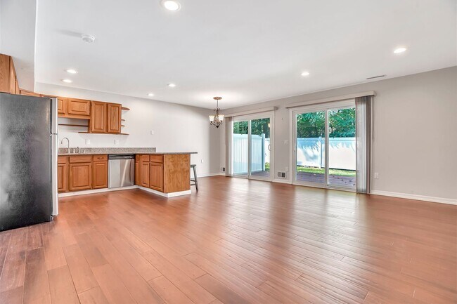 Building Photo - 2219 North Ave