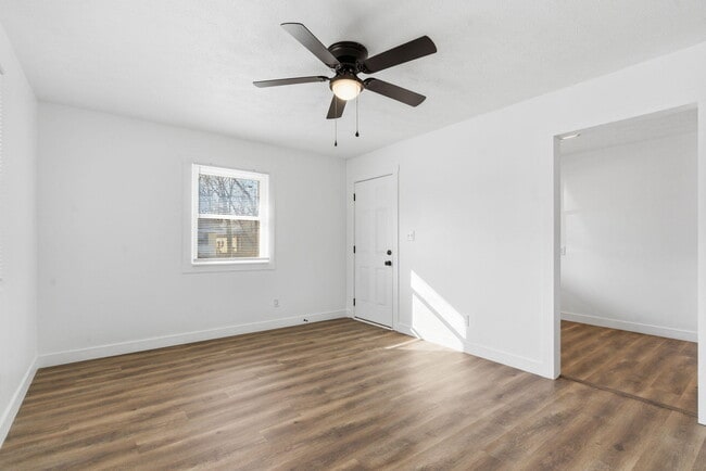 Building Photo - 520 N Park Ave