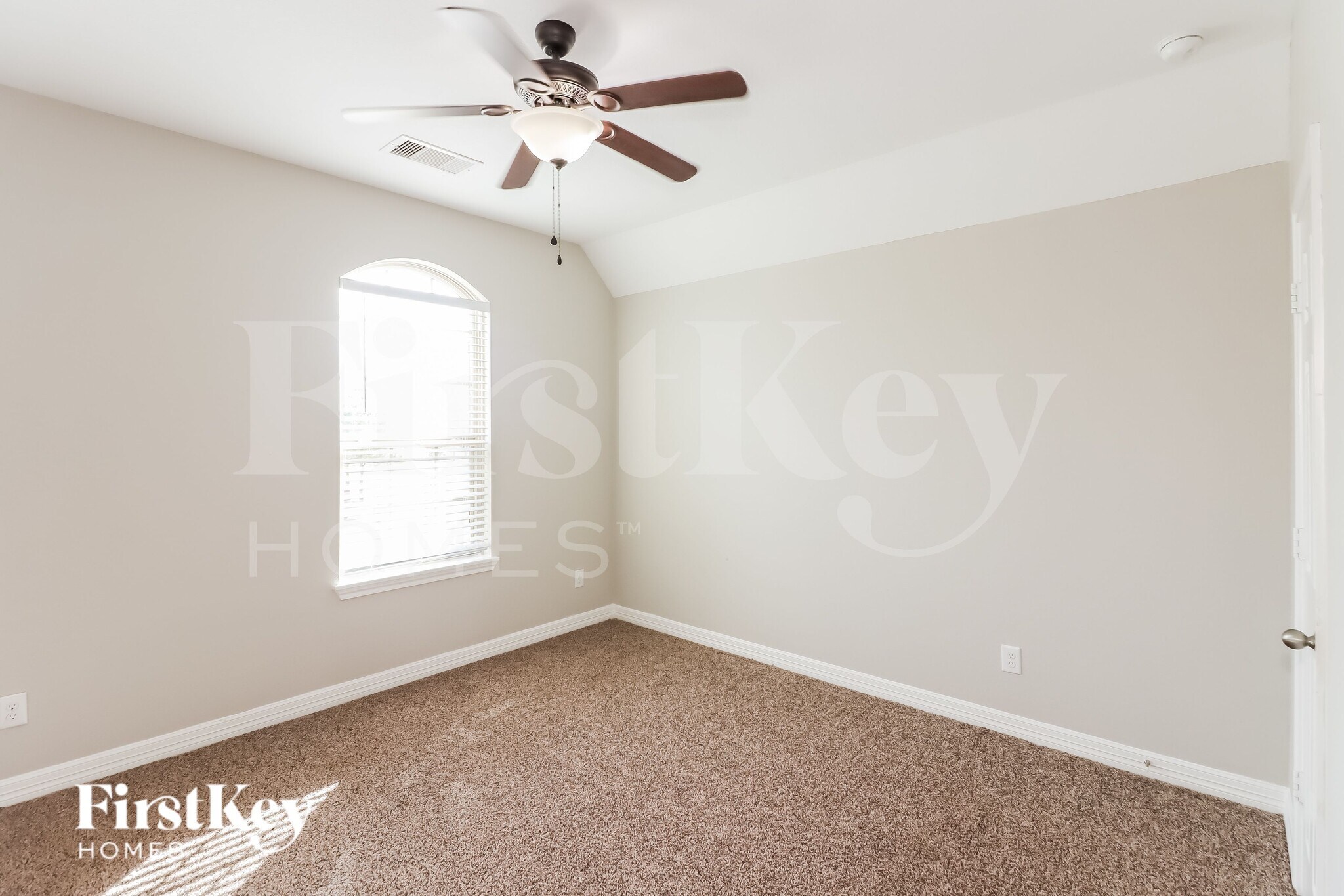 Building Photo - 9743 Stratton Ridge Dr
