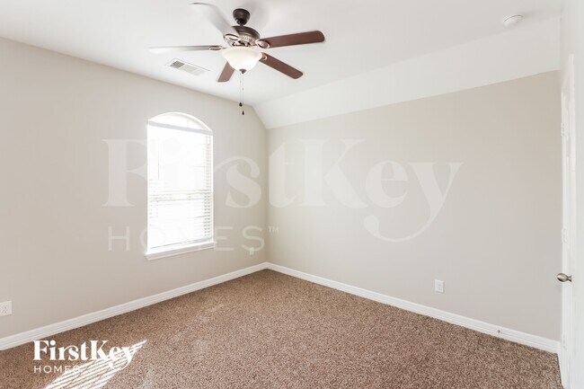 Building Photo - 9743 Stratton Ridge Dr