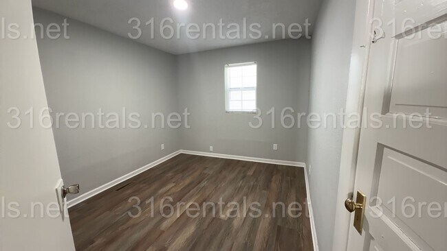 Building Photo - 417 S Gordy St