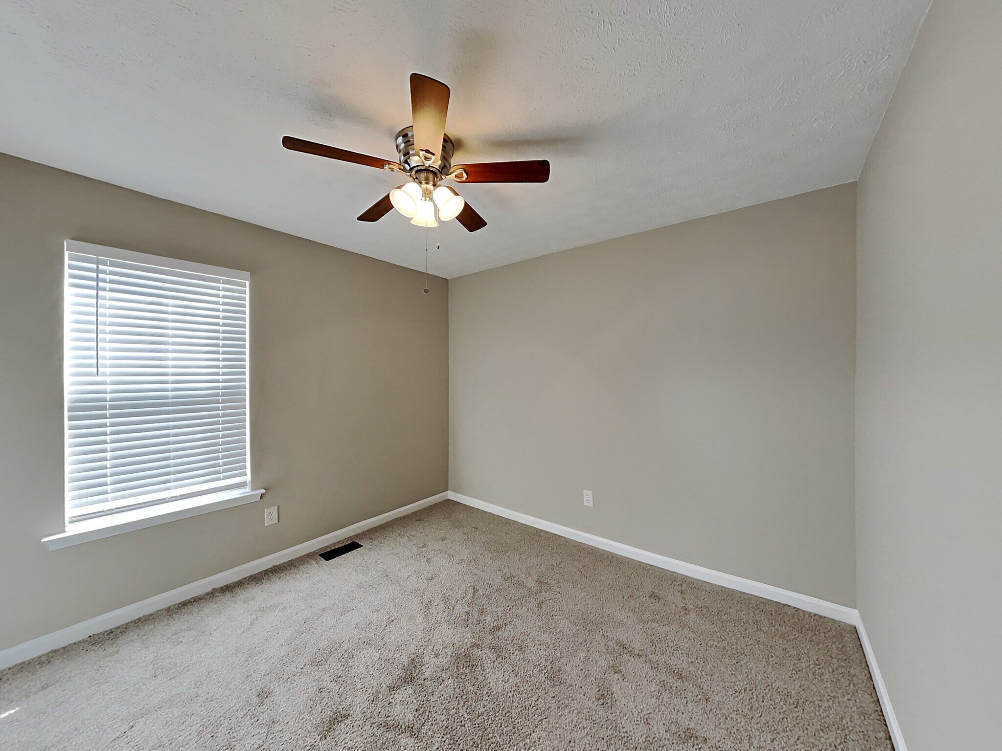 Building Photo - 188 Hale Haven Dr