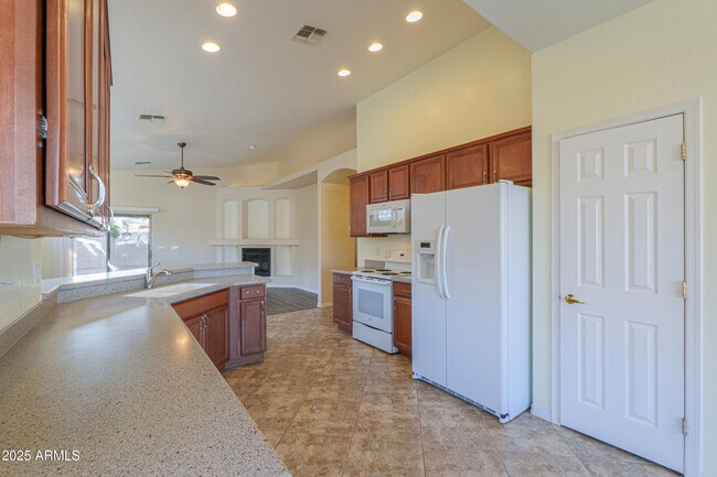 Building Photo - 1861 E Birch St