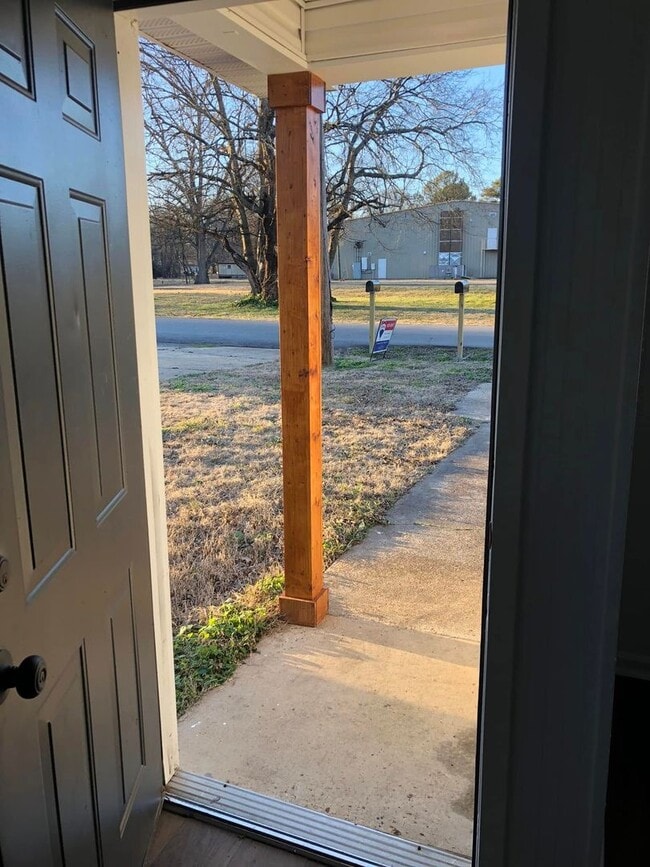 Building Photo - Bald Knob Duplex