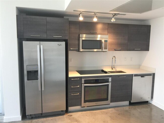 Building Photo - 151 SE 1st St