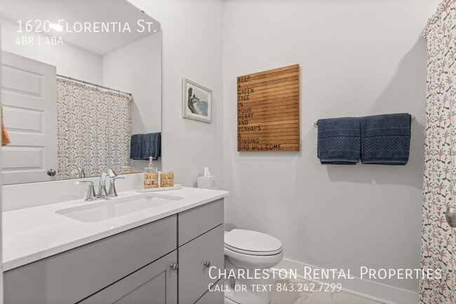 Building Photo - 1620 Florentia St