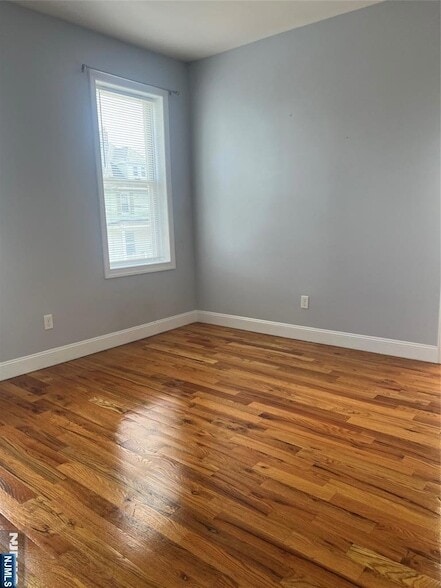 Primary Photo - 179 Randolph Ave