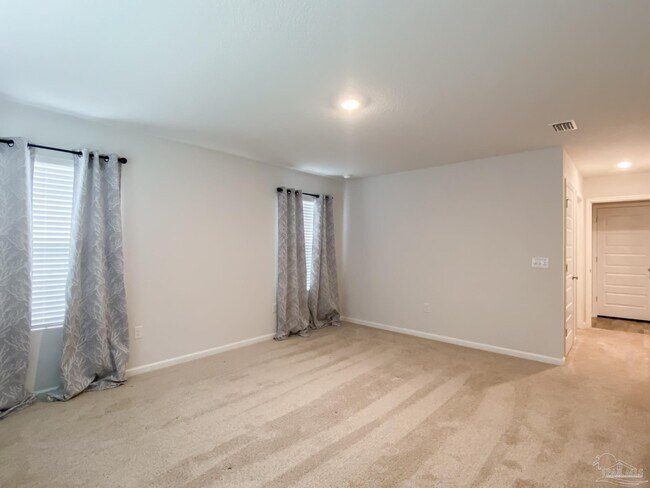 Building Photo - 5554 Guinevere Ln