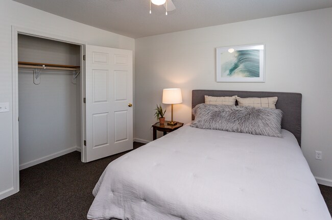 Building Photo - 3 Bedroom, Single-story Townhomes for rent in Newton, IA