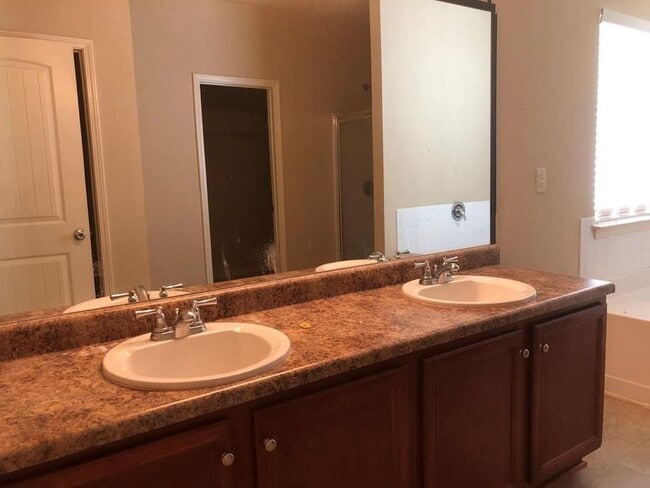 Building Photo - 13 Old Glory Way