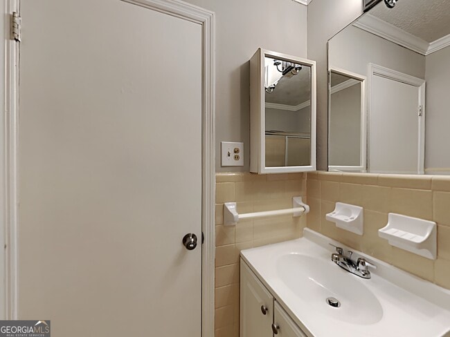 Building Photo - 3820 Tommy Dr