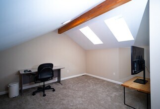 Building Photo - 2829 Springdale Ln