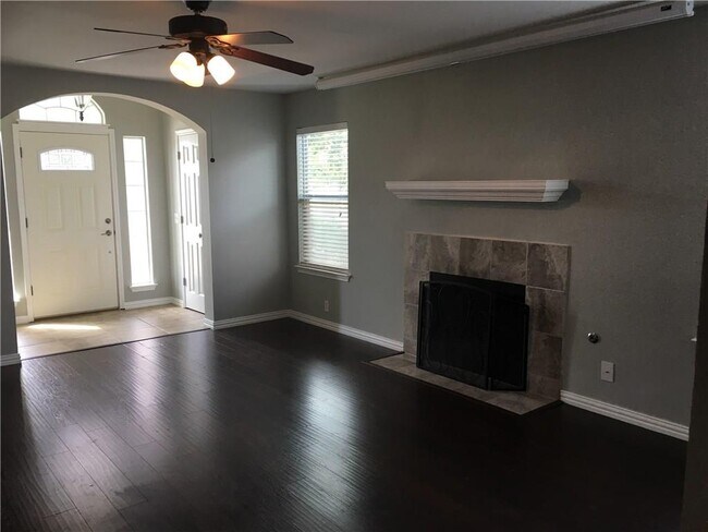 Building Photo - 312 Estate Dr