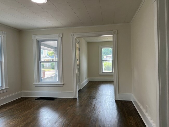 Building Photo - Single Family Home - Available - Will not ...