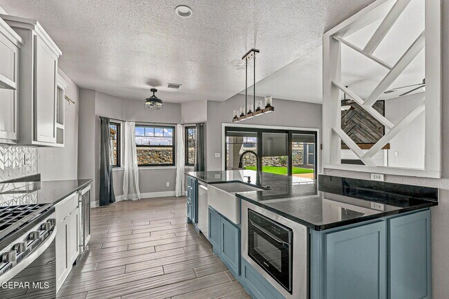 Building Photo - 14420 Navajo Point Dr