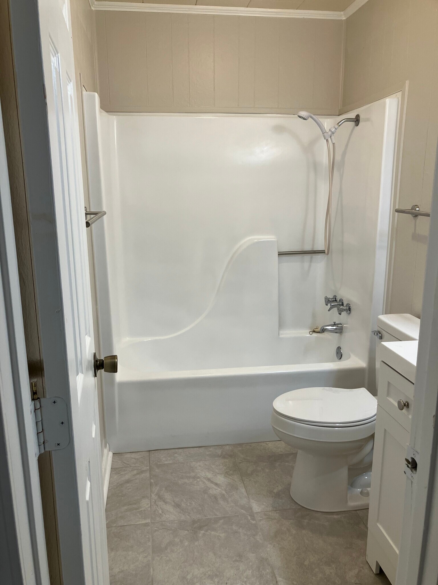 Building Photo - 7517 Madison Dr