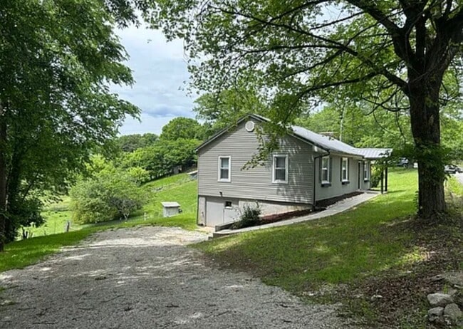 Building Photo - 217 Bland Rd