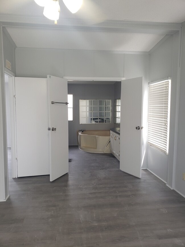 Building Photo - 2640 O'Glesby Dr